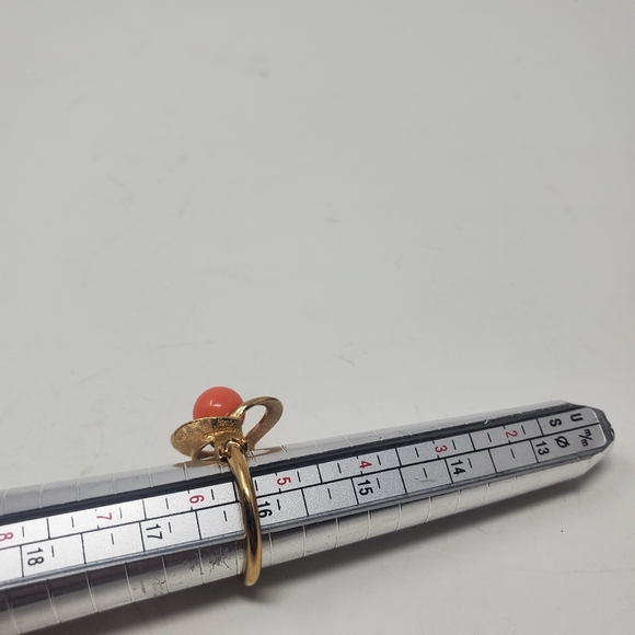 Vintage Avon ring and matching earrings - Picture 5 of 5